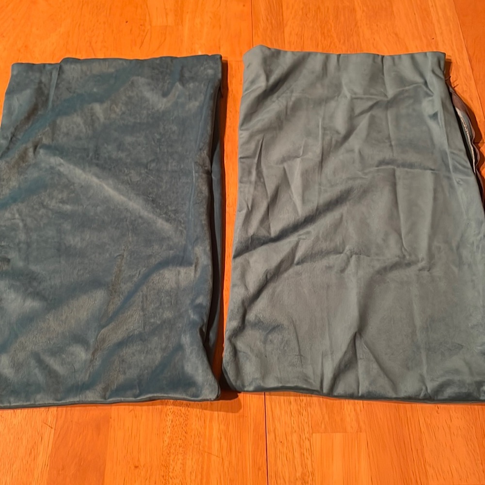 NWOT DEZENE throw pillow case